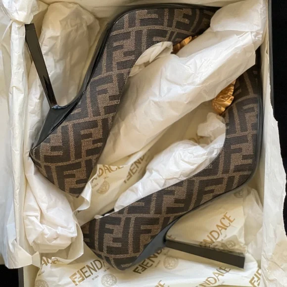 FENDI x Versace 靴下 保存袋つき Fendi X Versace Fendace Collaboration Sunshine Black Gold